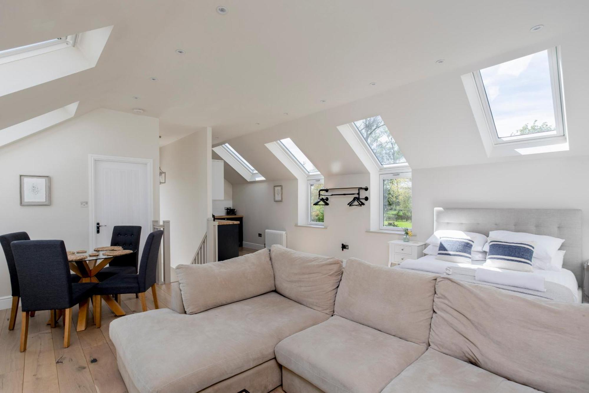 The Loft - Rural Setting With Parking Bishop Monkton